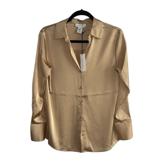 Cupcakes and Cashmere Gold Satin Oversize Blouse Size XS NWT - Picture 1 of 8